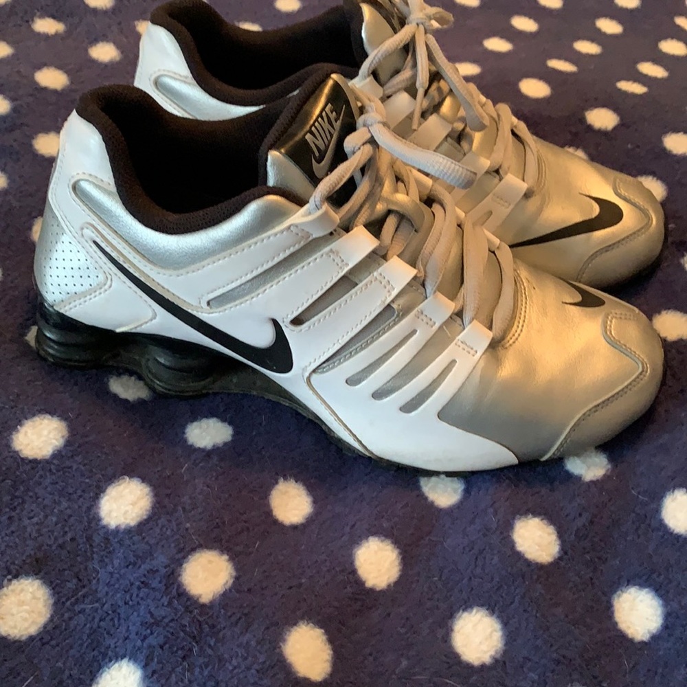 Nike Women’s Shox Sneakers - Size: 9.5